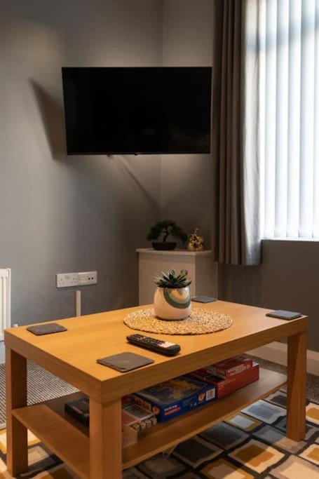 Vibrant City Centre Townhouse With Free Parking Rare Outdoor Patio Belfast Buitenkant foto