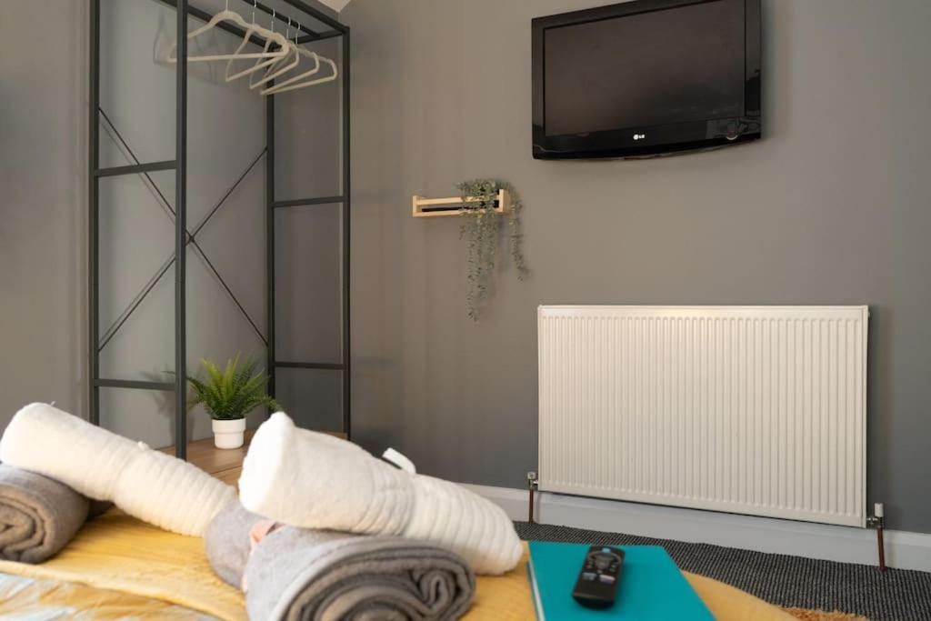 Vibrant City Centre Townhouse With Free Parking Rare Outdoor Patio Belfast Buitenkant foto